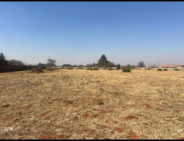 16,252M² VACANT LAND FOR SALE IN KOOKRUS